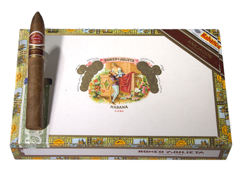 Romeo y Julieta Píramides Añejados